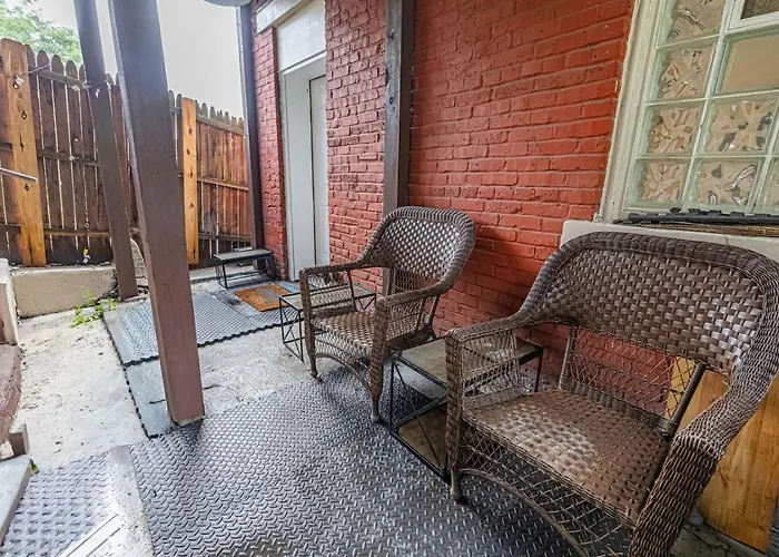 Cozy Mount Washington 1br With Patio *